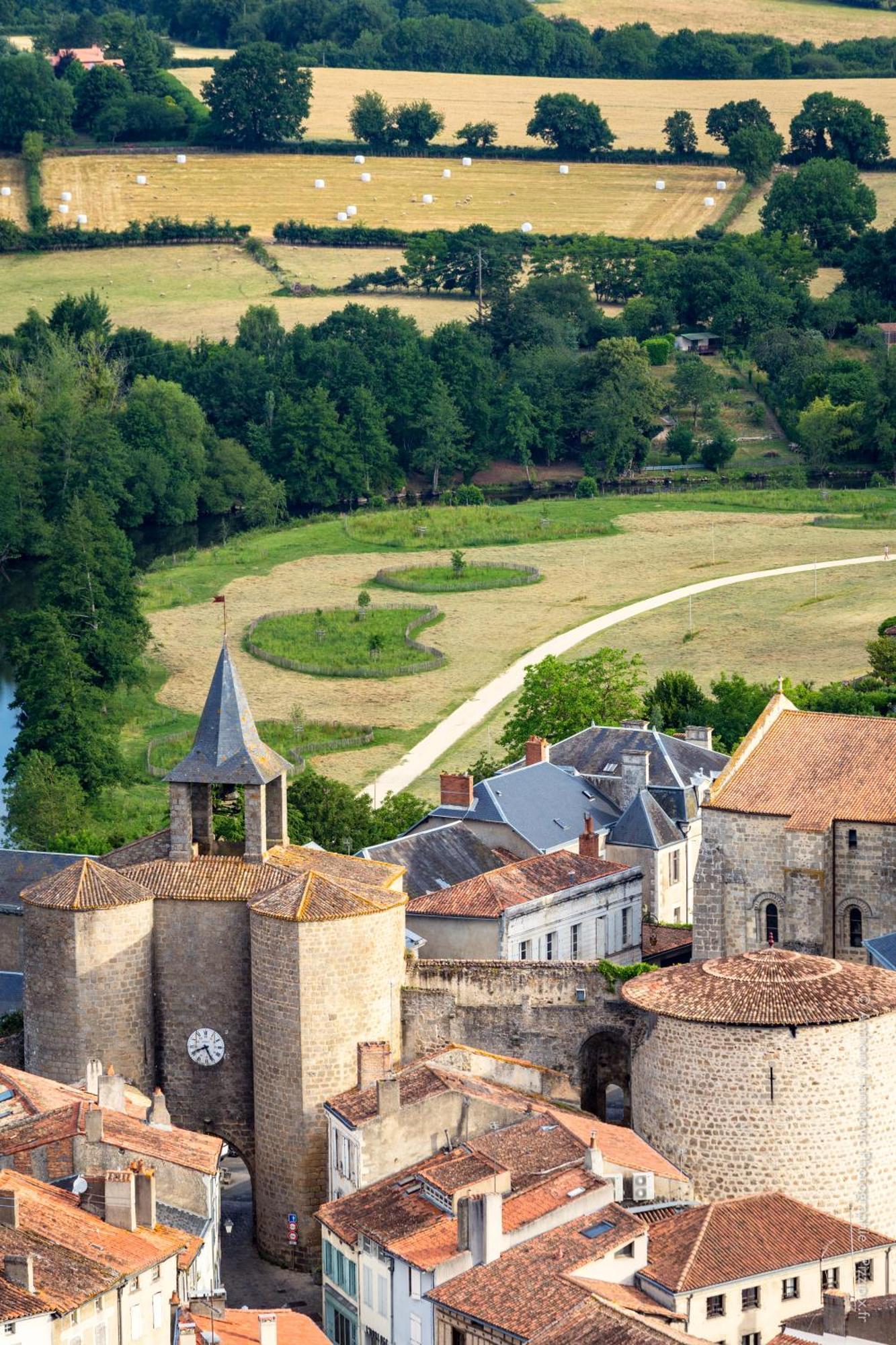 Petite Maison Medievale Parthenay Eksteriør billede